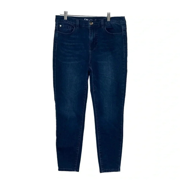 DG2 by Diane Gilman cropped dark blue jeans size 8 slimming stretch - Picture 1 of 6